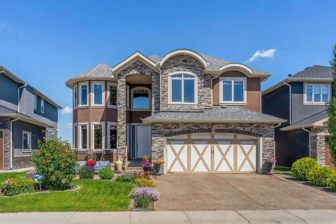255 Stonemere Green