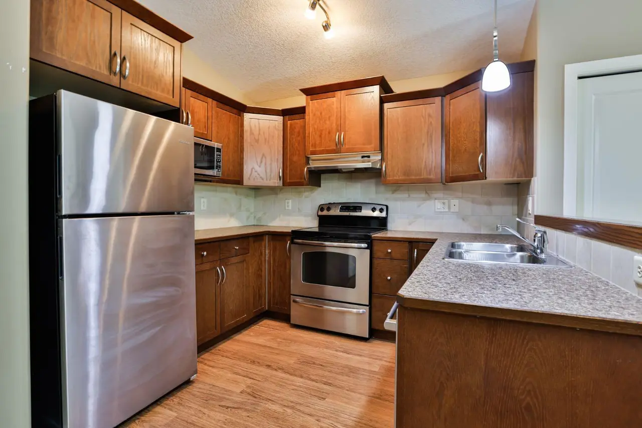 215 Haru Moriyama Place N