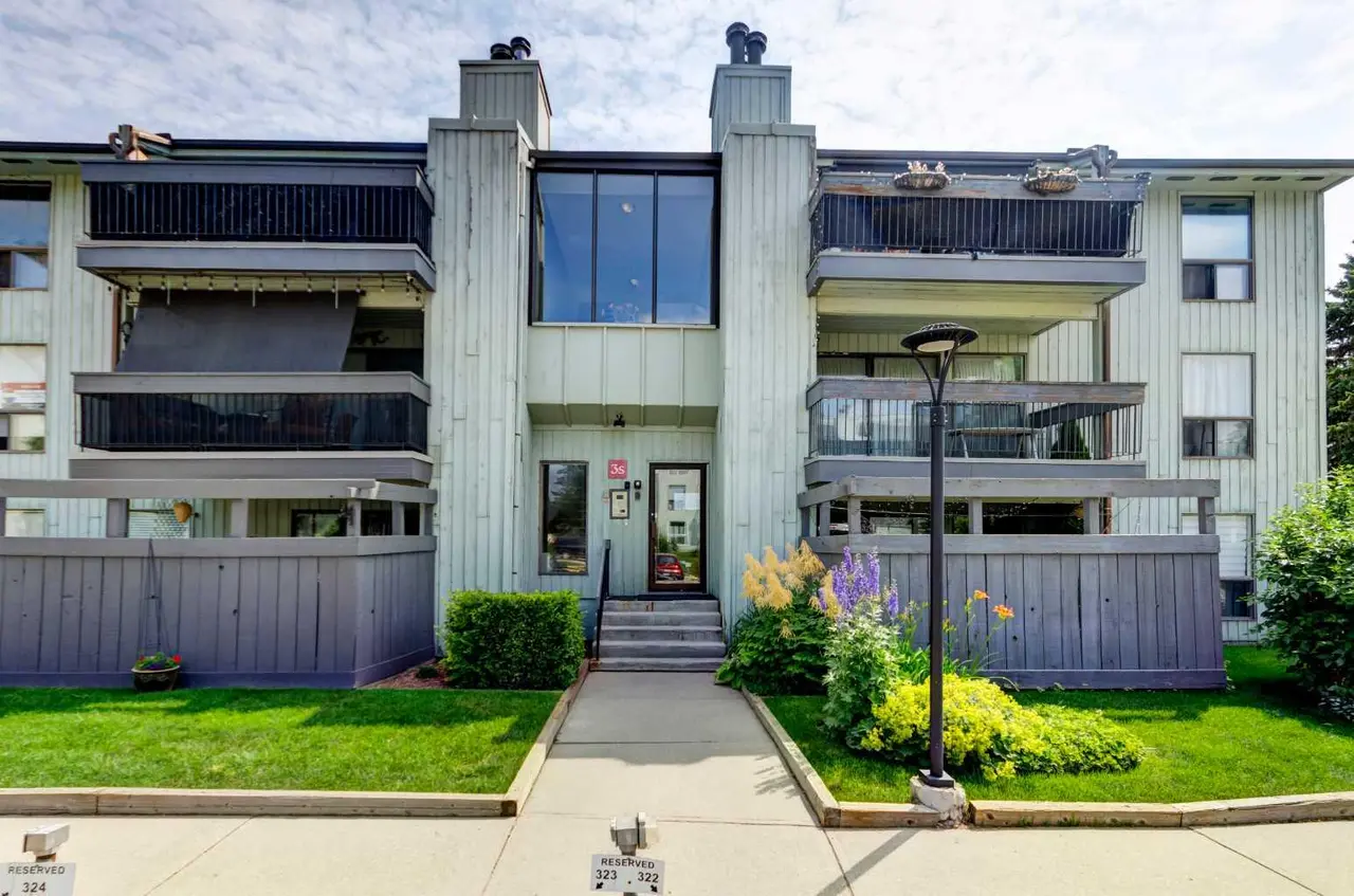 324, 10120 Brookpark Boulevard SW
