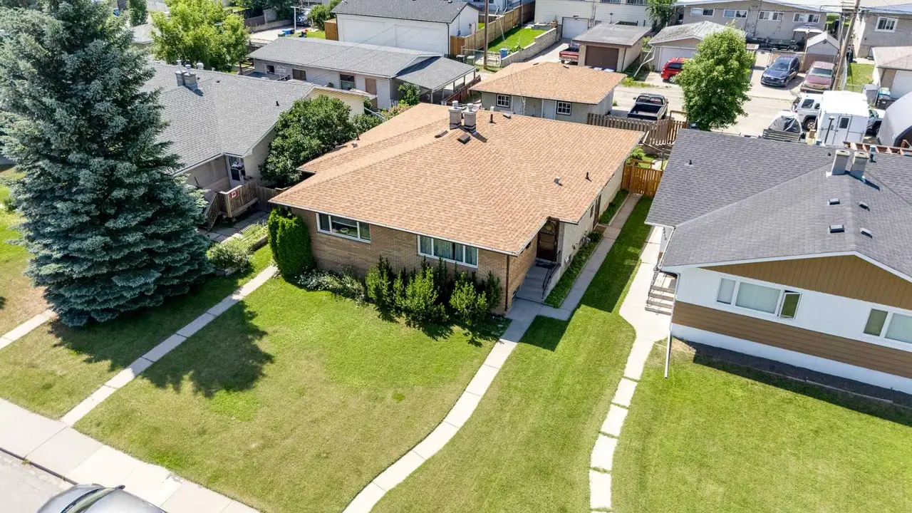 2217 & 2219 33 Street SW