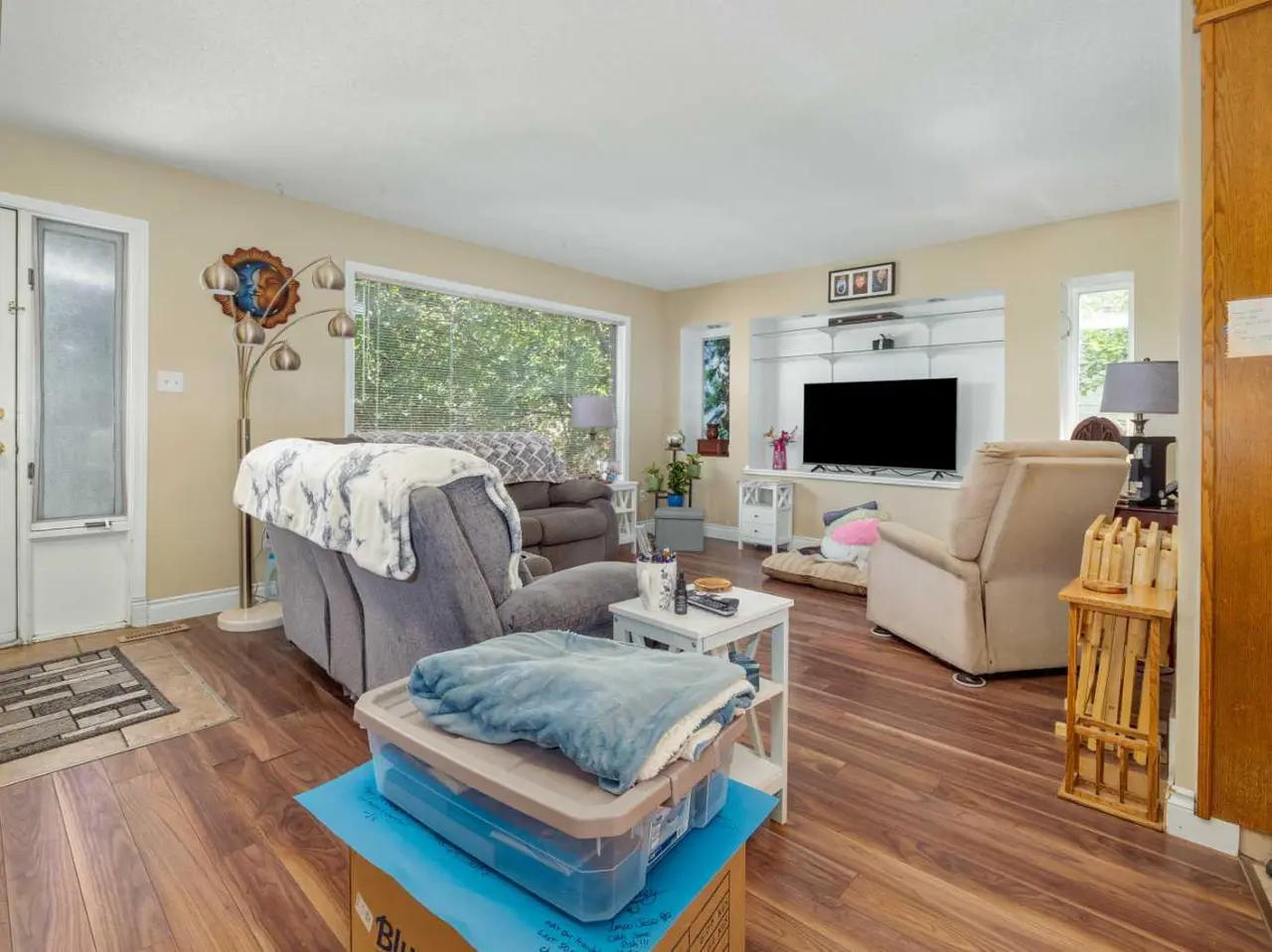 106 Ojibwa Place W