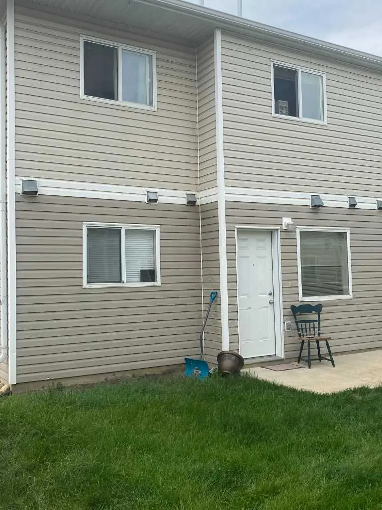 595, 100 Jordan Parkway 