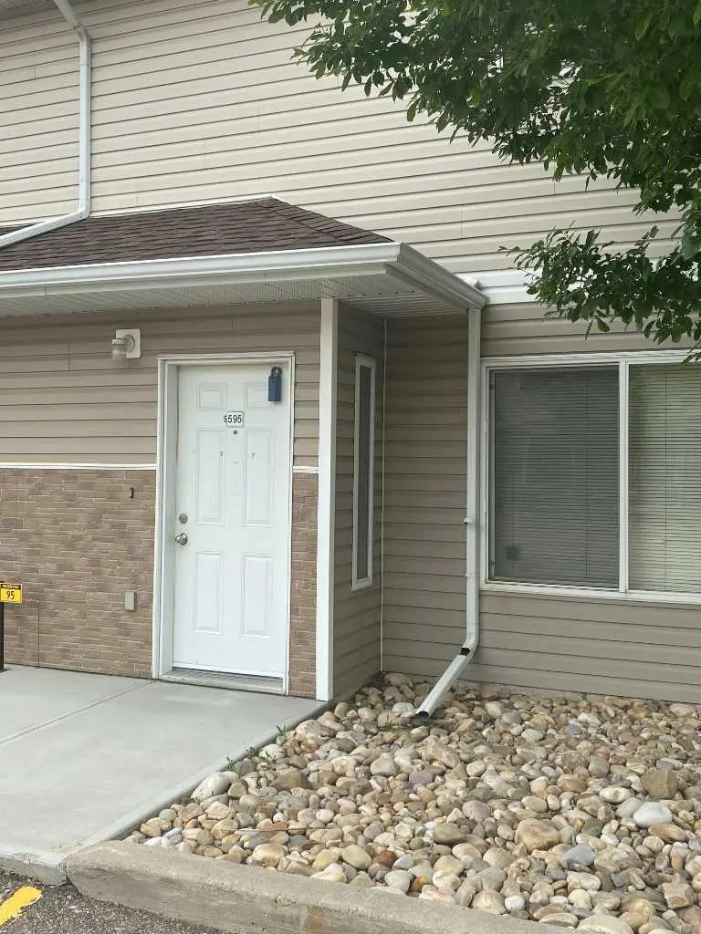 595, 100 Jordan Parkway 
