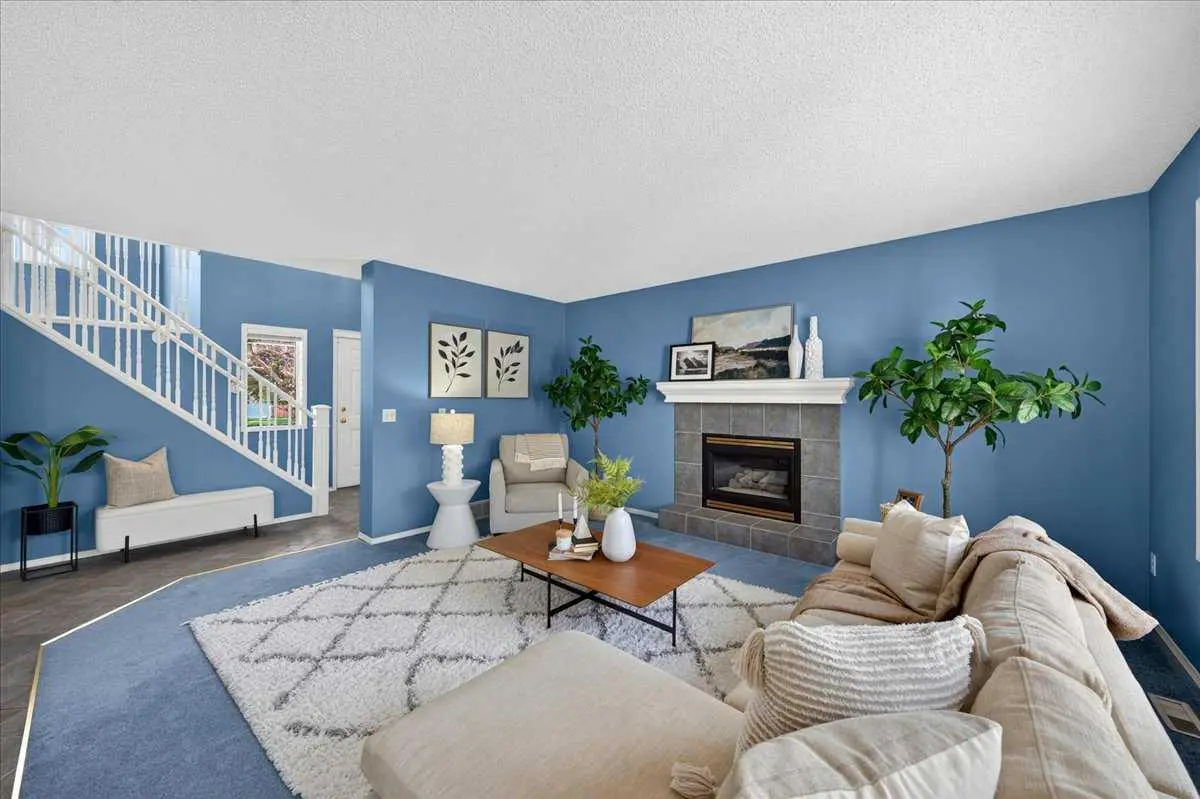 232 Douglas Glen Close SE