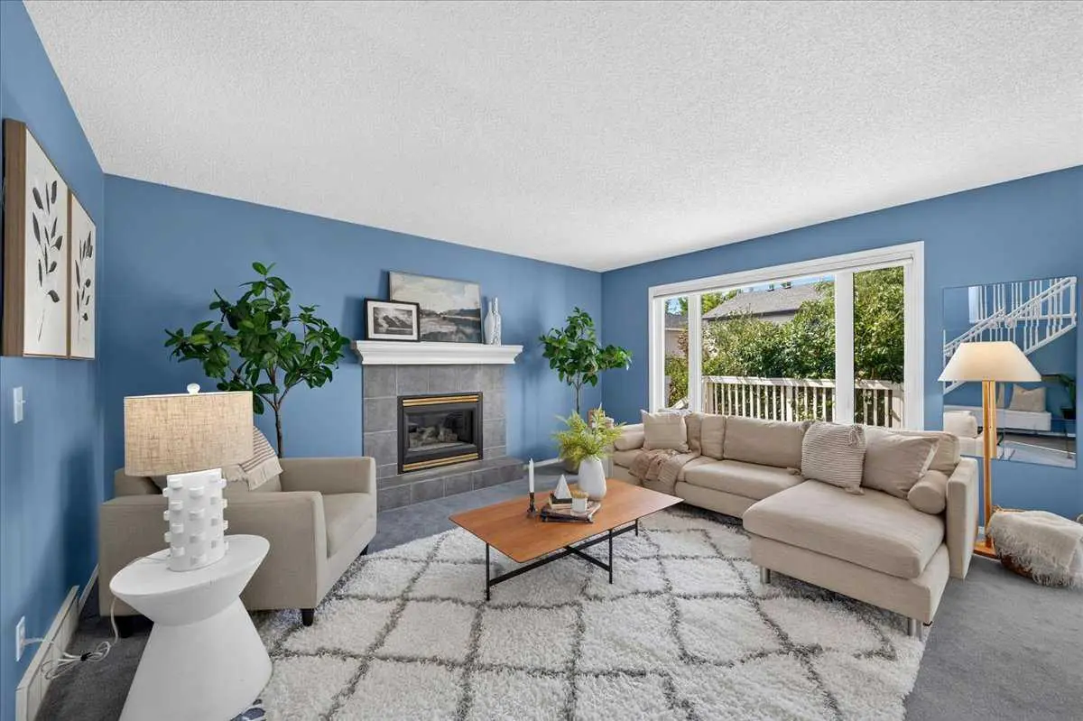 232 Douglas Glen Close SE