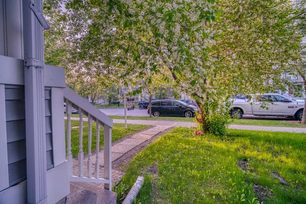 81 Prestwick Avenue SE