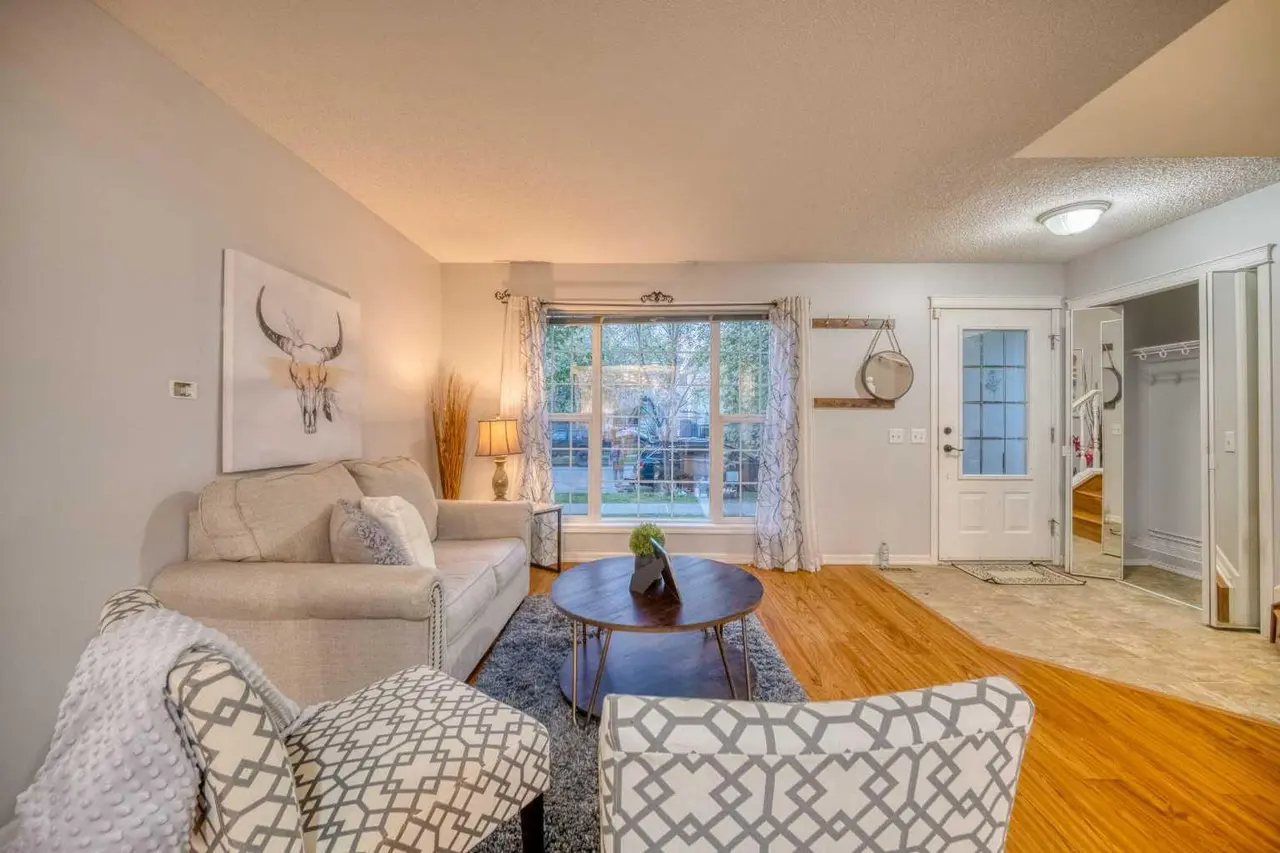 81 Prestwick Avenue SE