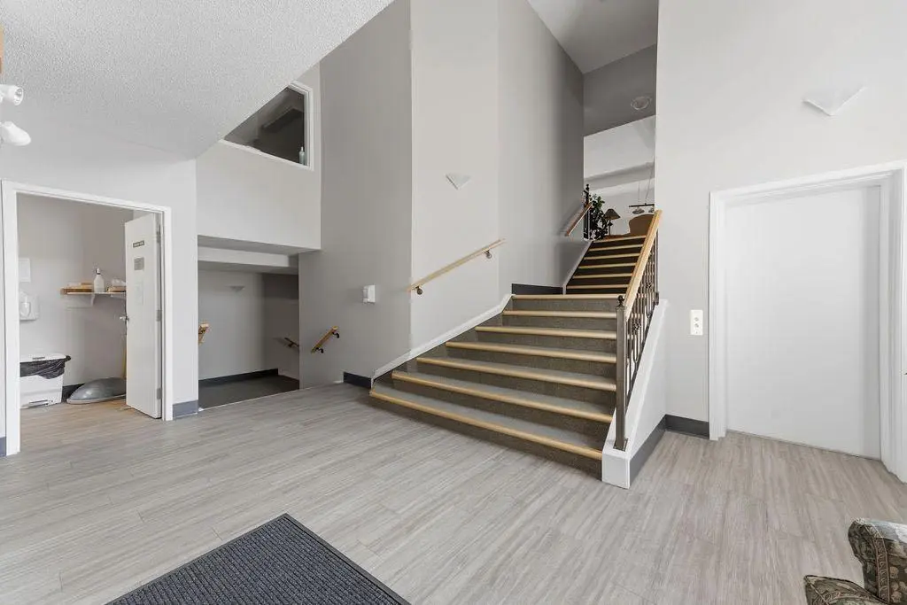 1210, 1210 Sienna Park Green SW