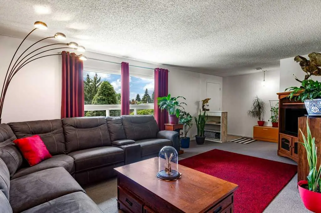 39 Maryvale Crescent NE