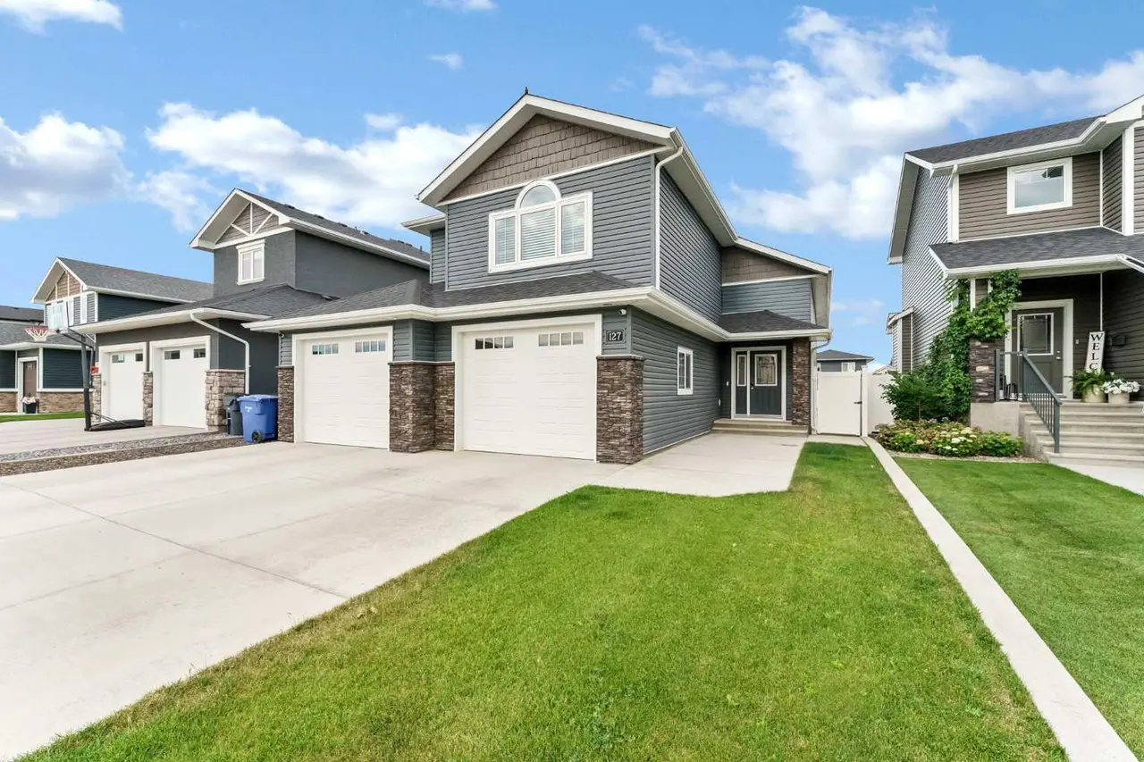 127 Hamptons Crescent SE