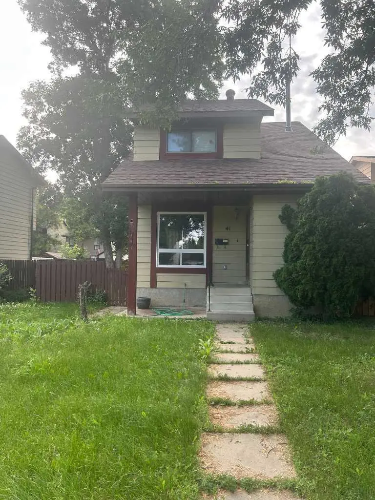 41 South Ridge Crescent SW