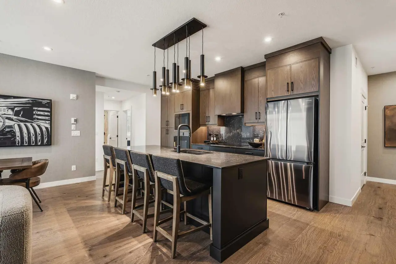 2303, 55 Lucas Way NW