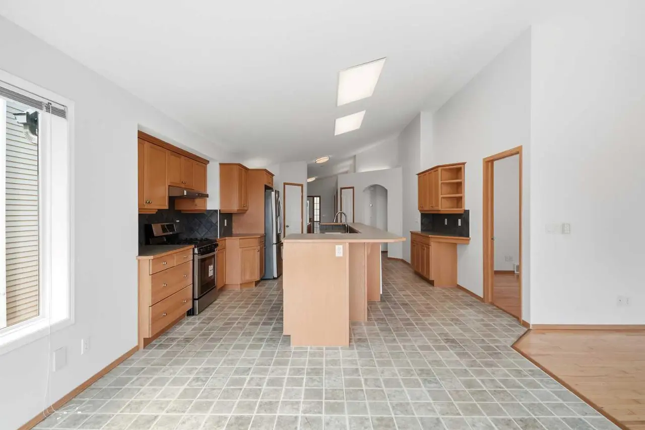 288 Springborough Way SW