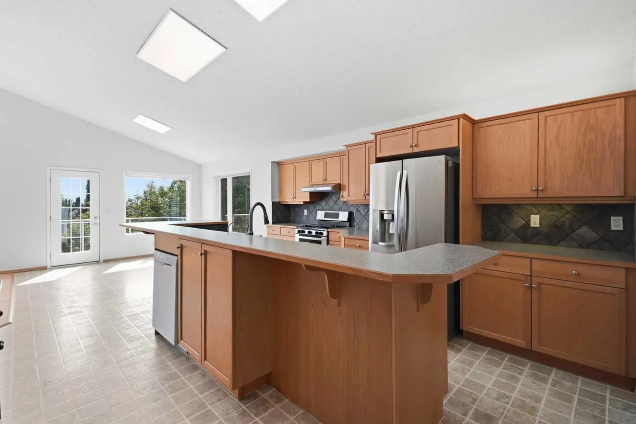 288 Springborough Way SW