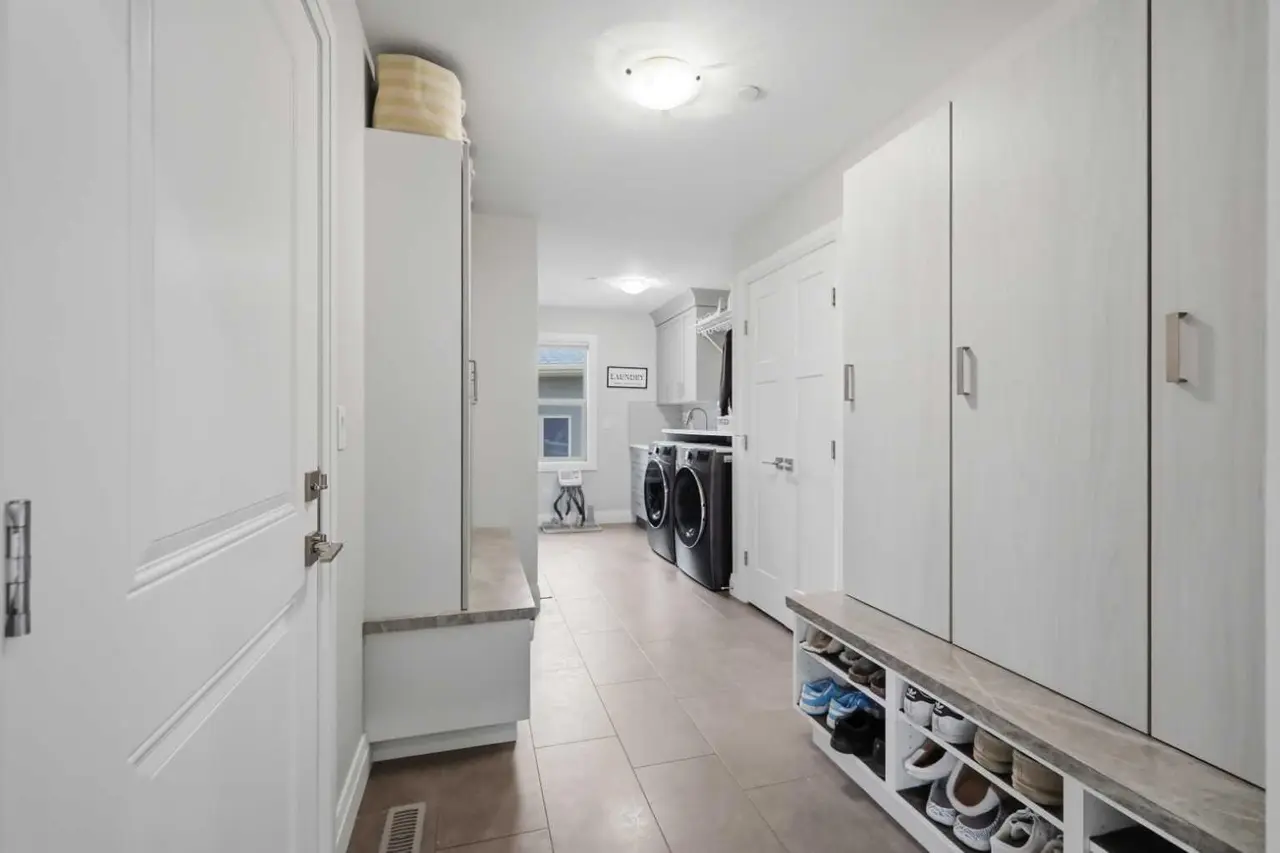 1 Meadow Close 