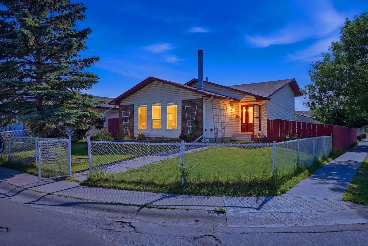 4 Fallswater Road NE