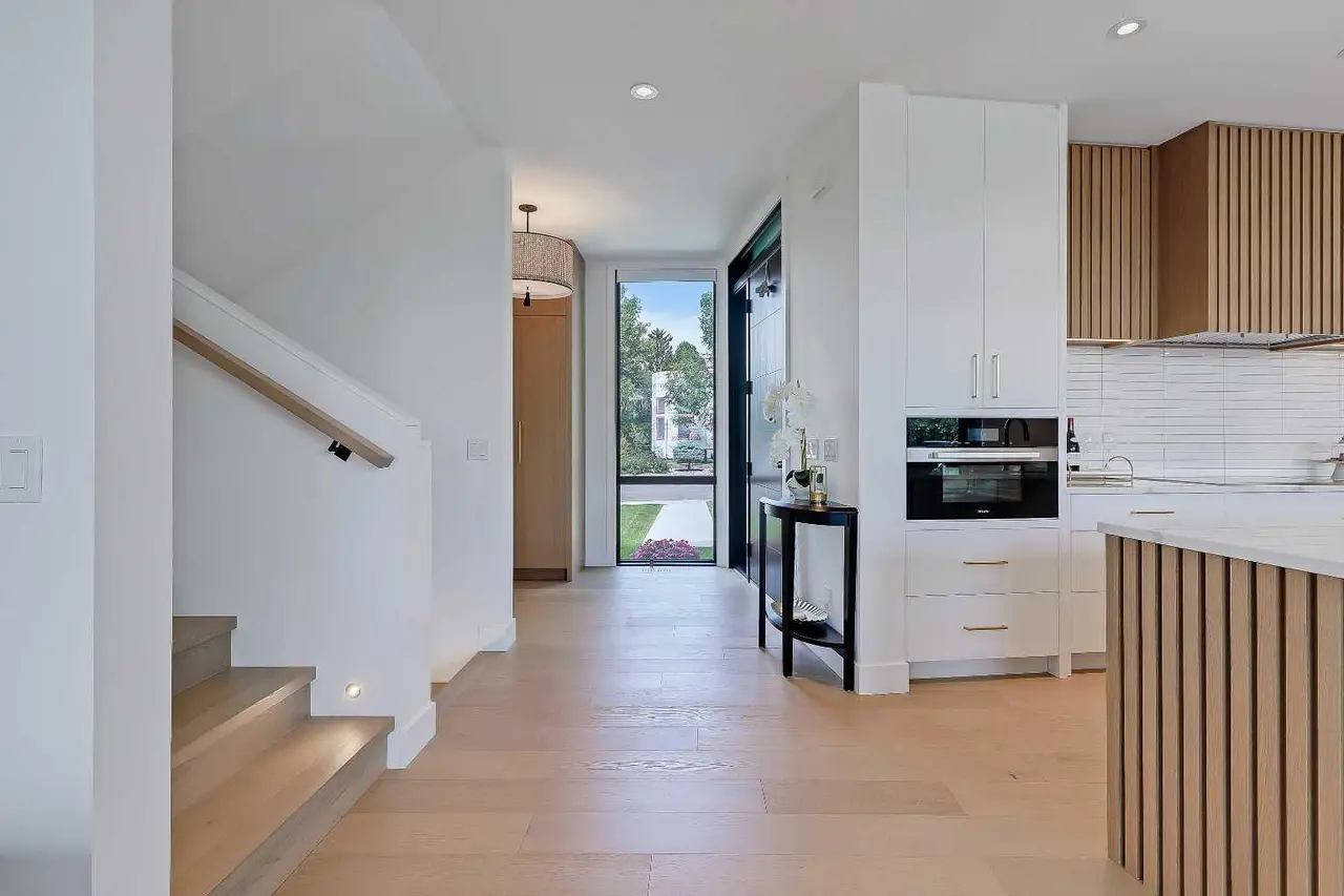 159 Rosery Drive NW