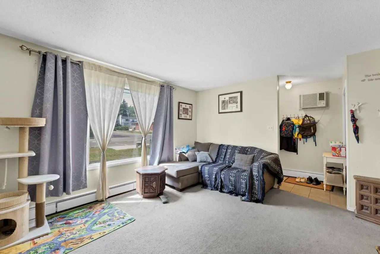 662/664 1 Street SW