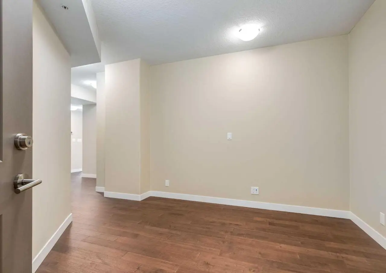 408, 32 Varsity Estates Circle NW