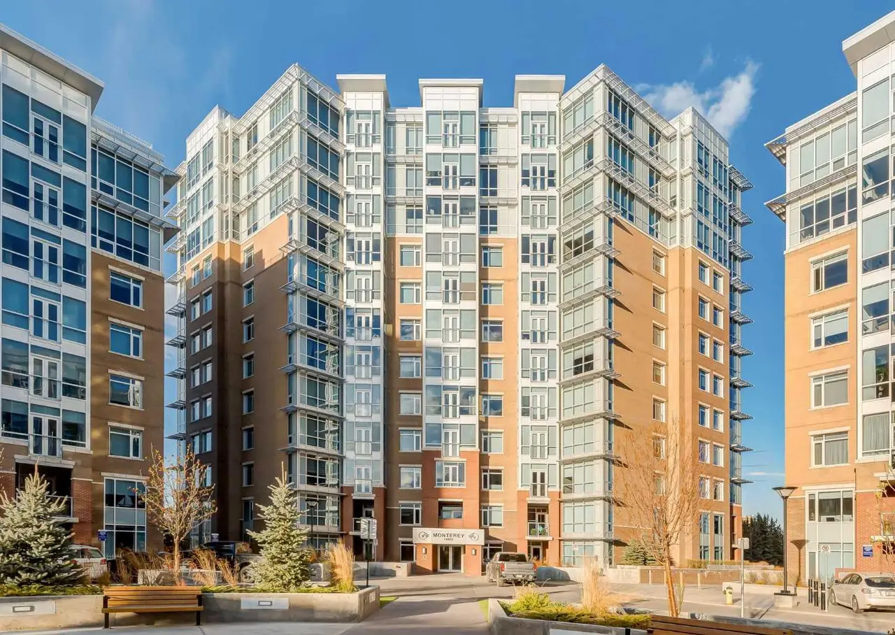 408, 32 Varsity Estates Circle NW