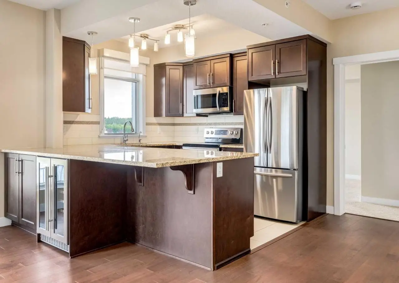 408, 32 Varsity Estates Circle NW