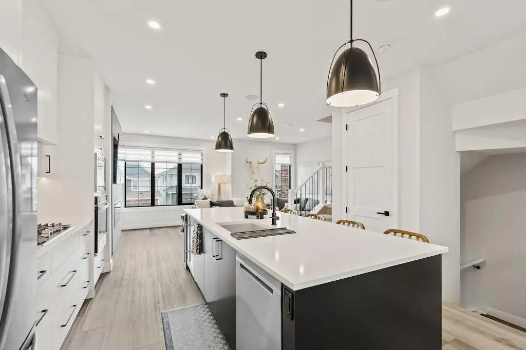 138 Discovery Drive SW
