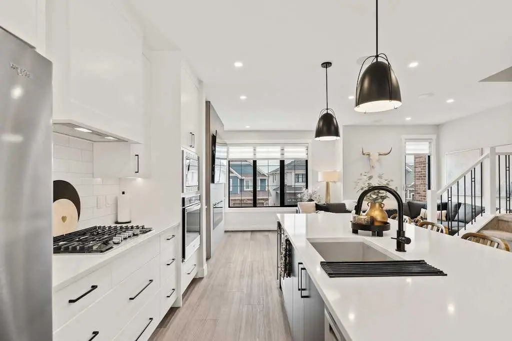 138 Discovery Drive SW
