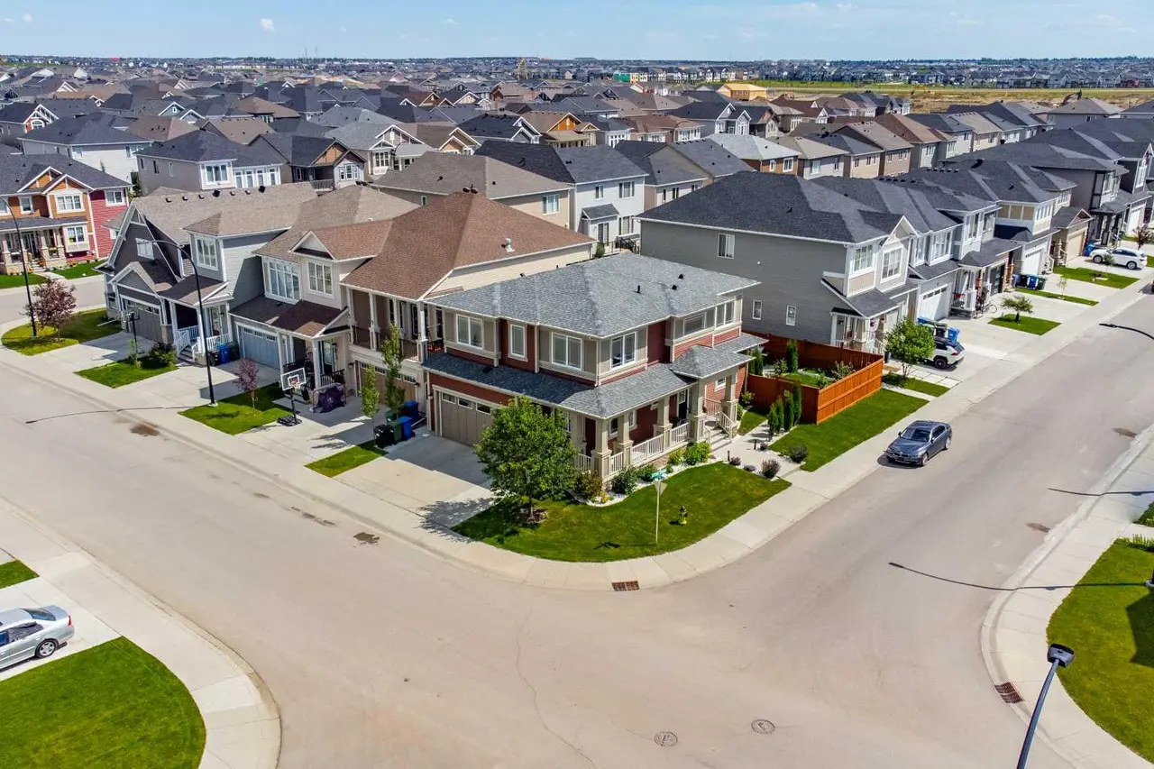 12 Cityside Common NE