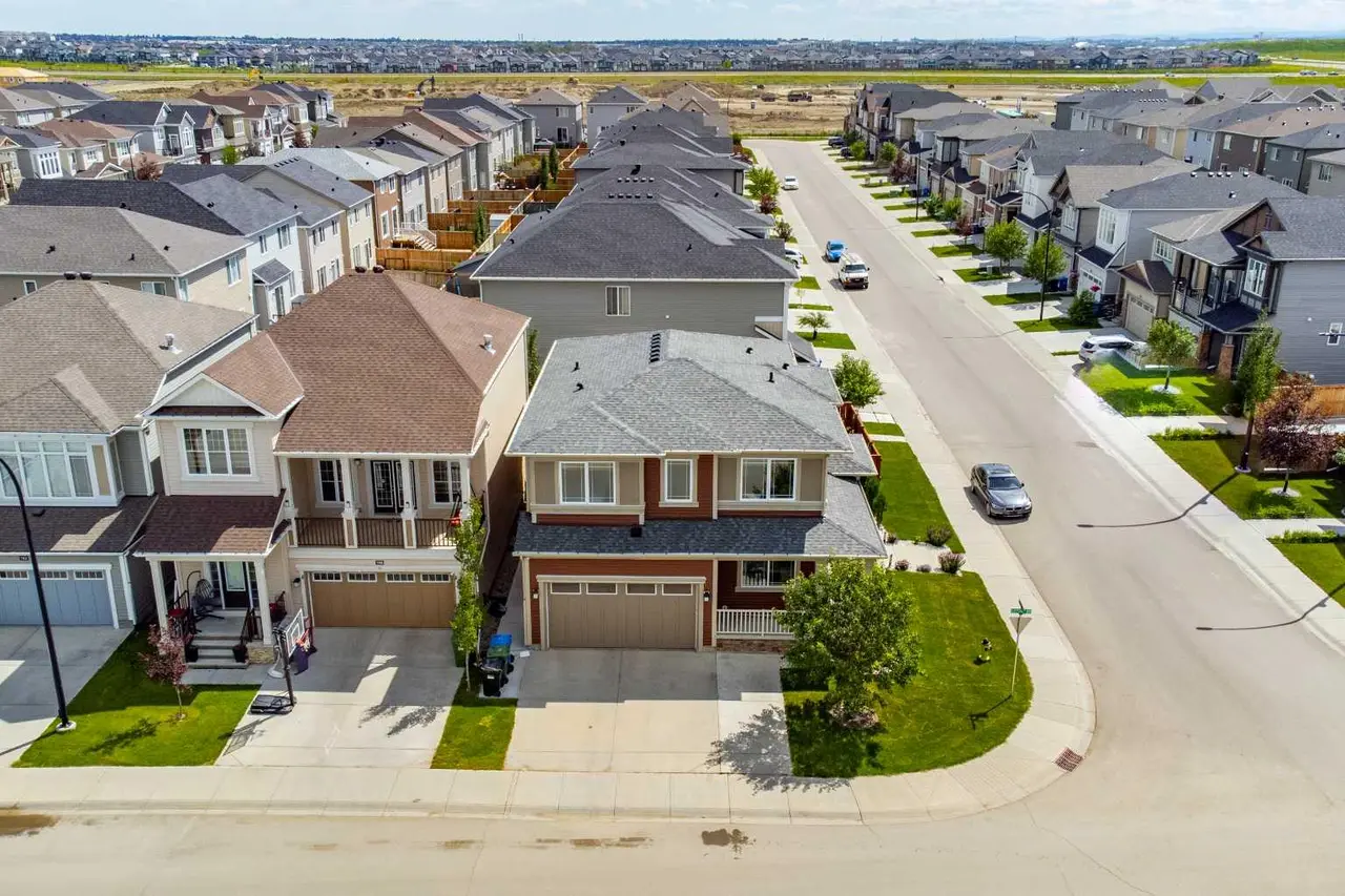 12 Cityside Common NE