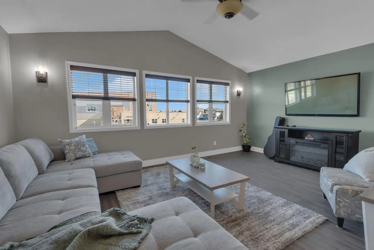 69 Morningside Circle SW