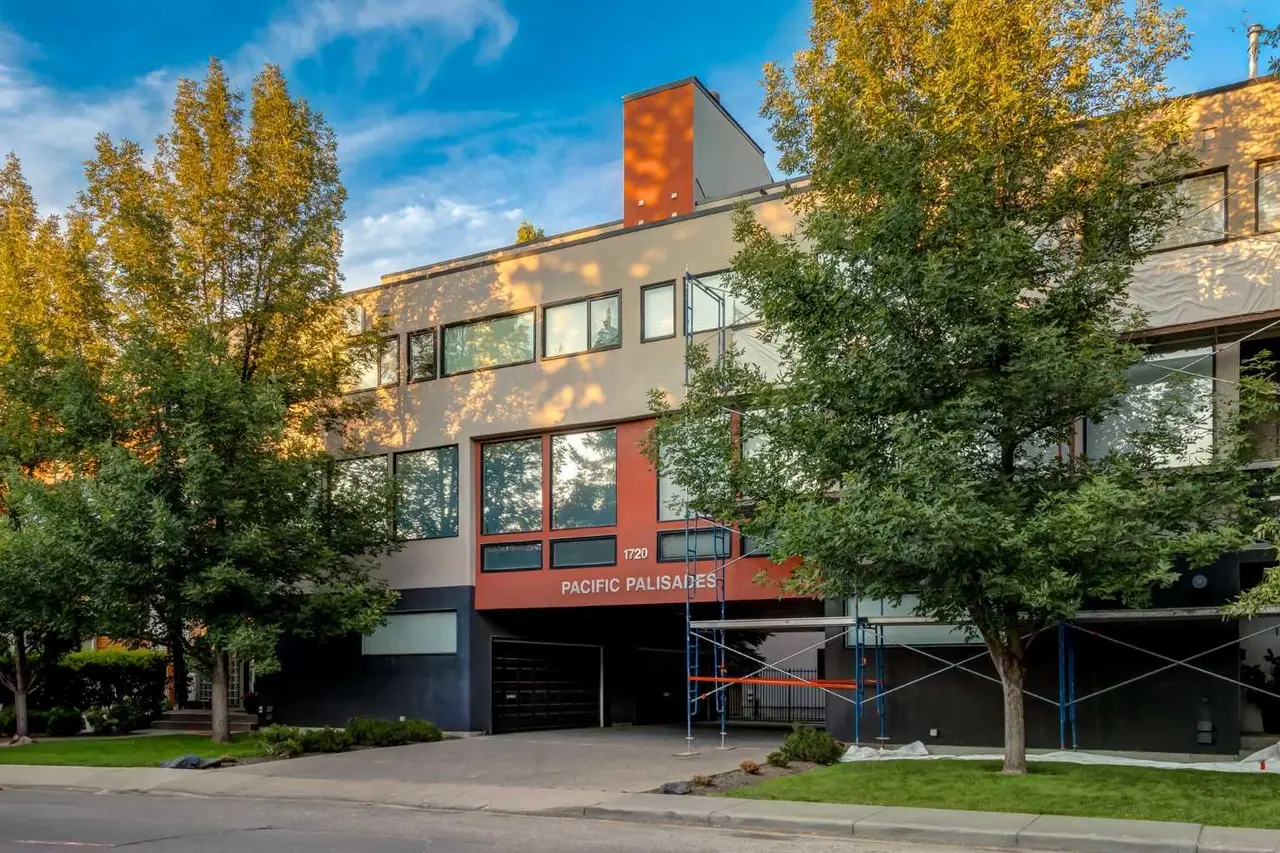 107, 1720 12 Street SW