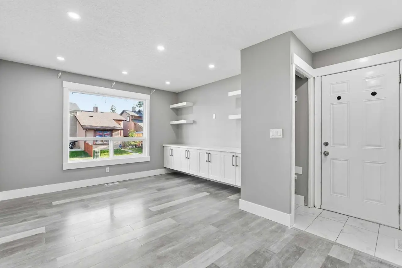 99 Pinecliff Close 