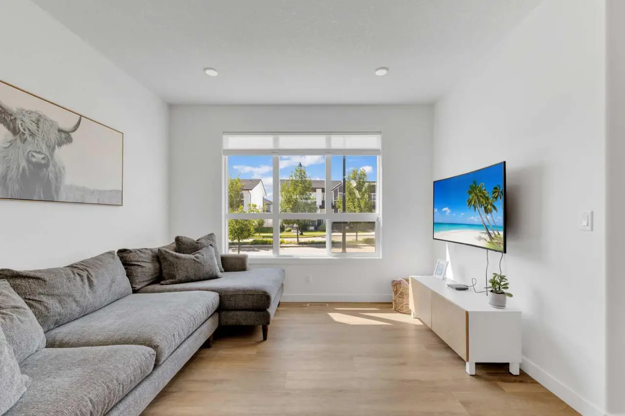 A, 10 Evergreen Way 