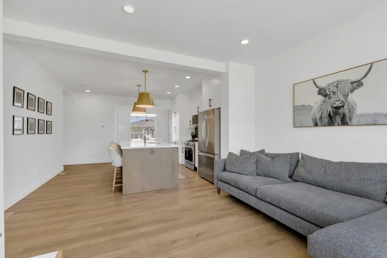 A, 10 Evergreen Way 