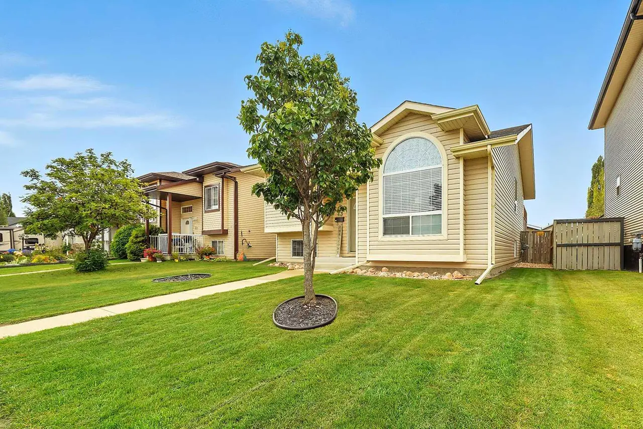 23 Dubois Crescent 