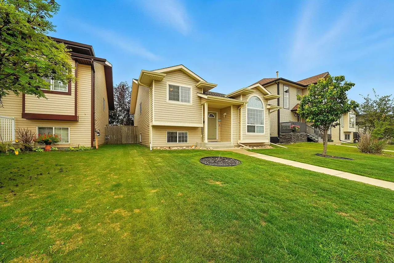 23 Dubois Crescent 