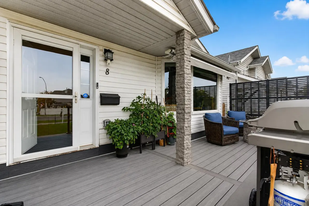8 Erin Meadow Way SE