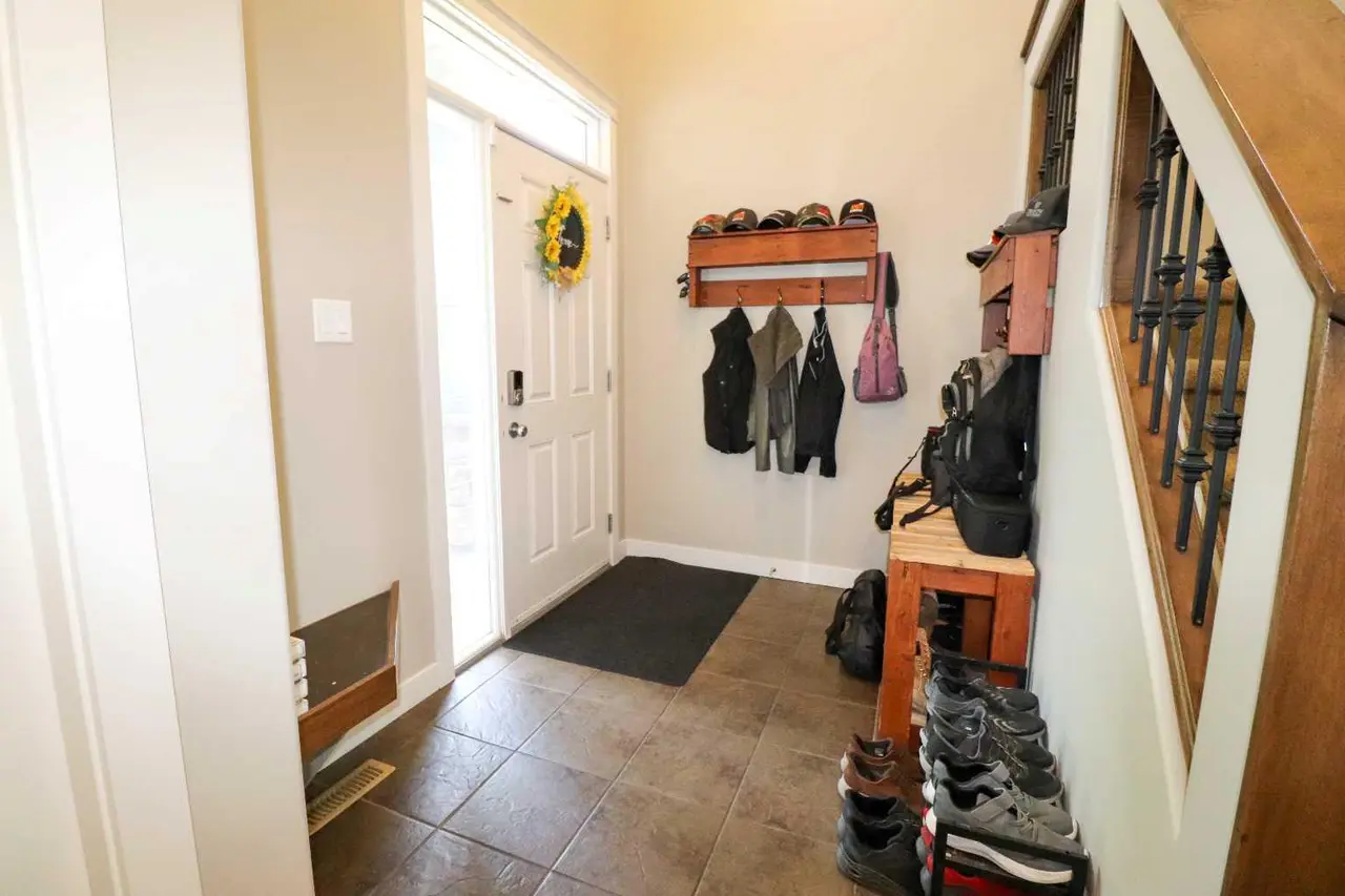 71 Coalbanks Gate W