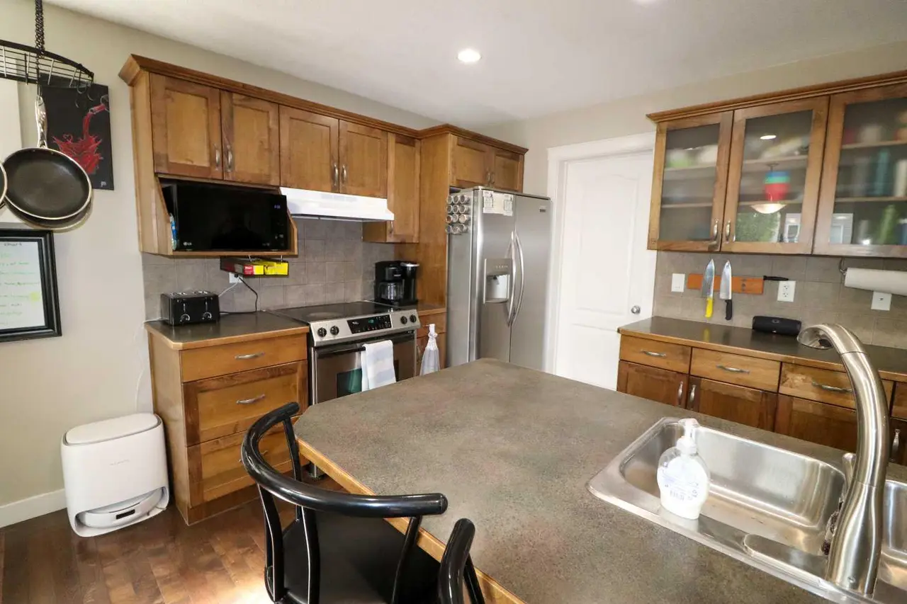 71 Coalbanks Gate W