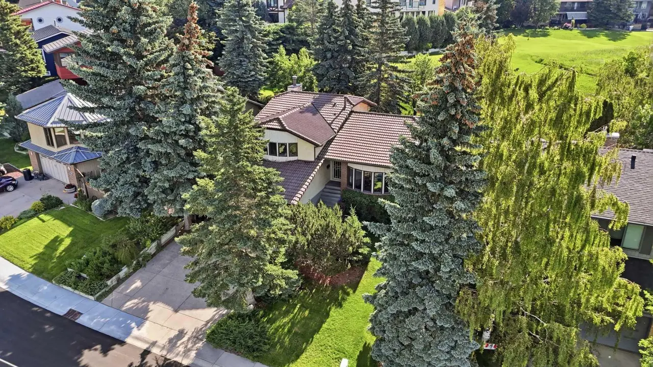 149 Edgehill Drive NW