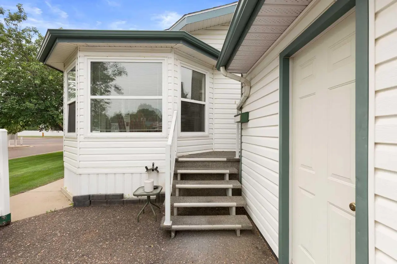 118, 1600 Strachan Road SE