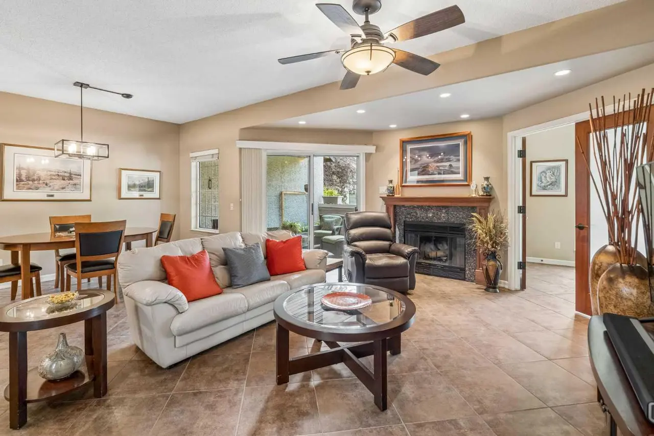 604, 1997 Sirocco Drive SW