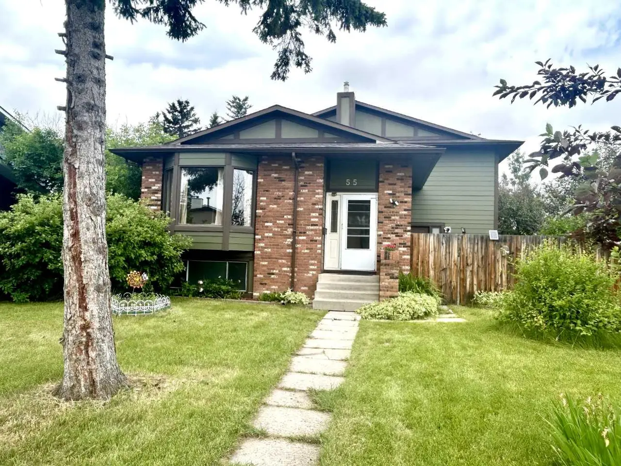 55 Bermuda Close NW
