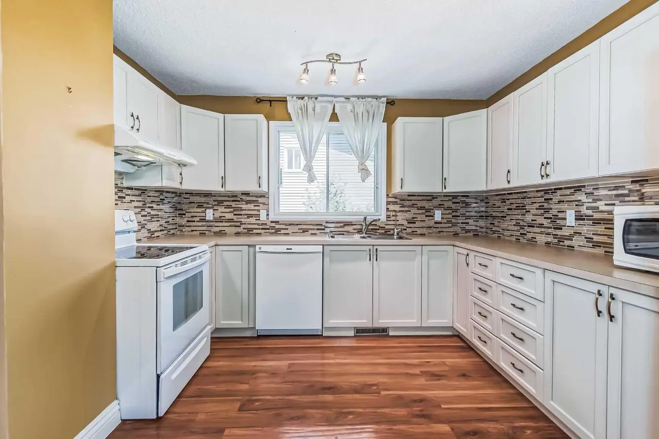 55 Bermuda Close NW