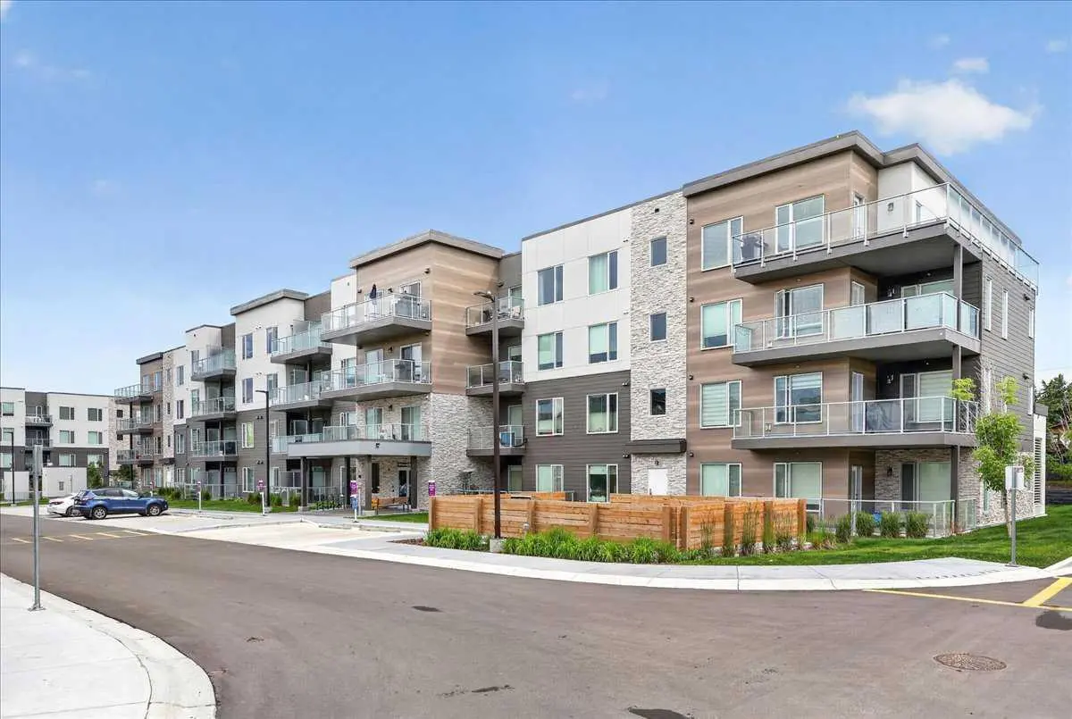 101, 200 Shawnee Square SW