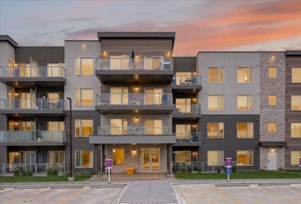 101, 200 Shawnee Square SW