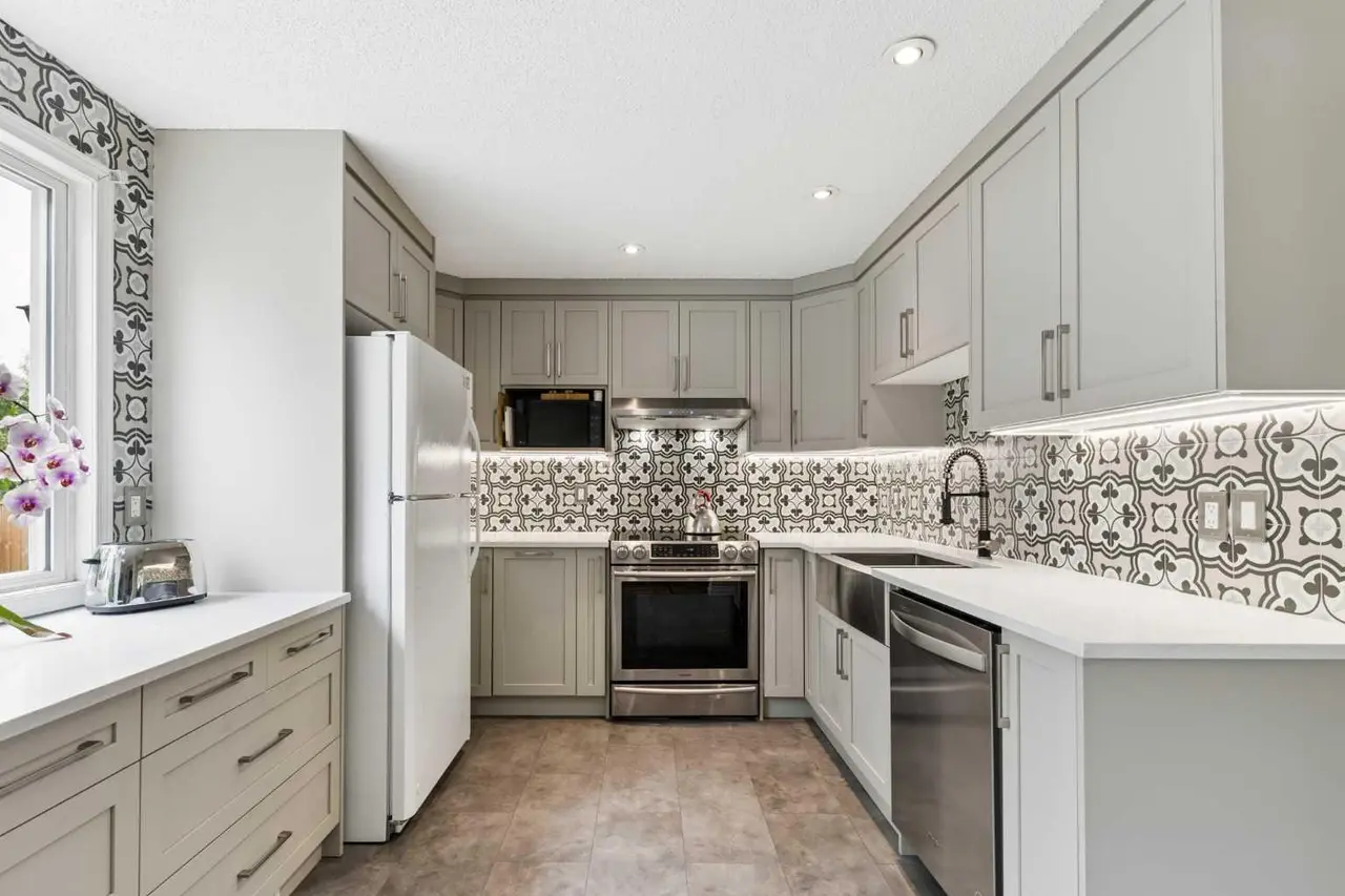 152 Erin Dale Crescent SE