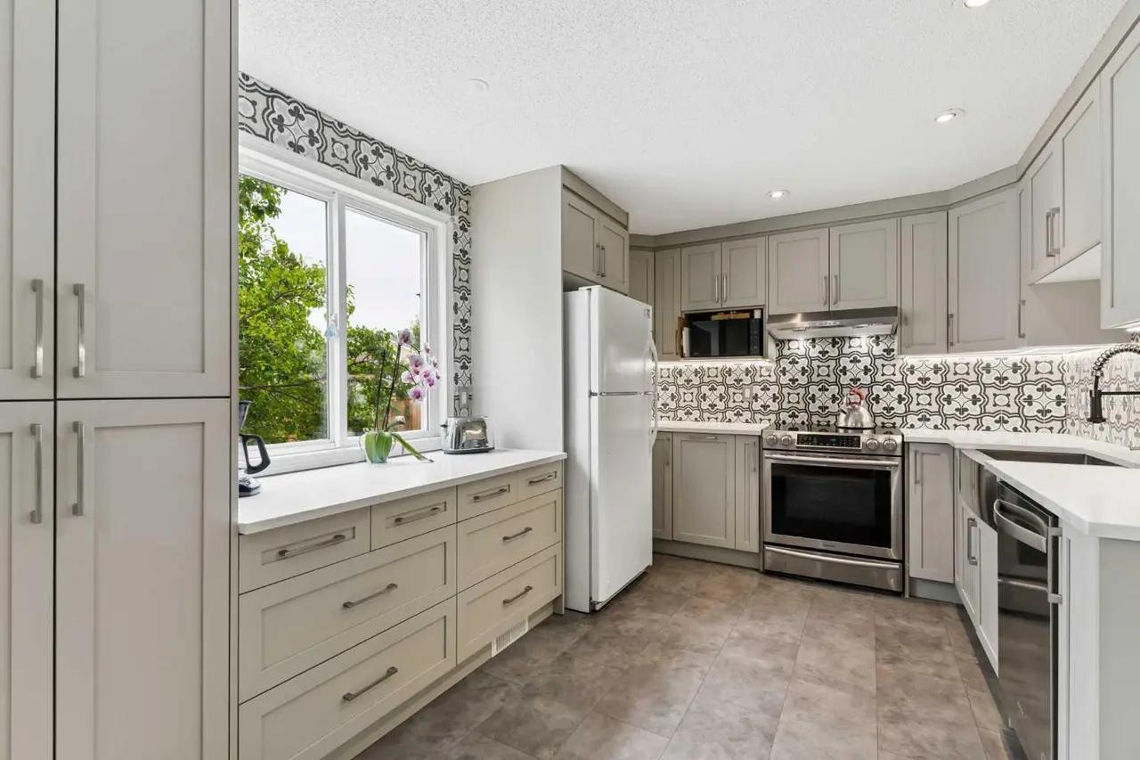 152 Erin Dale Crescent SE