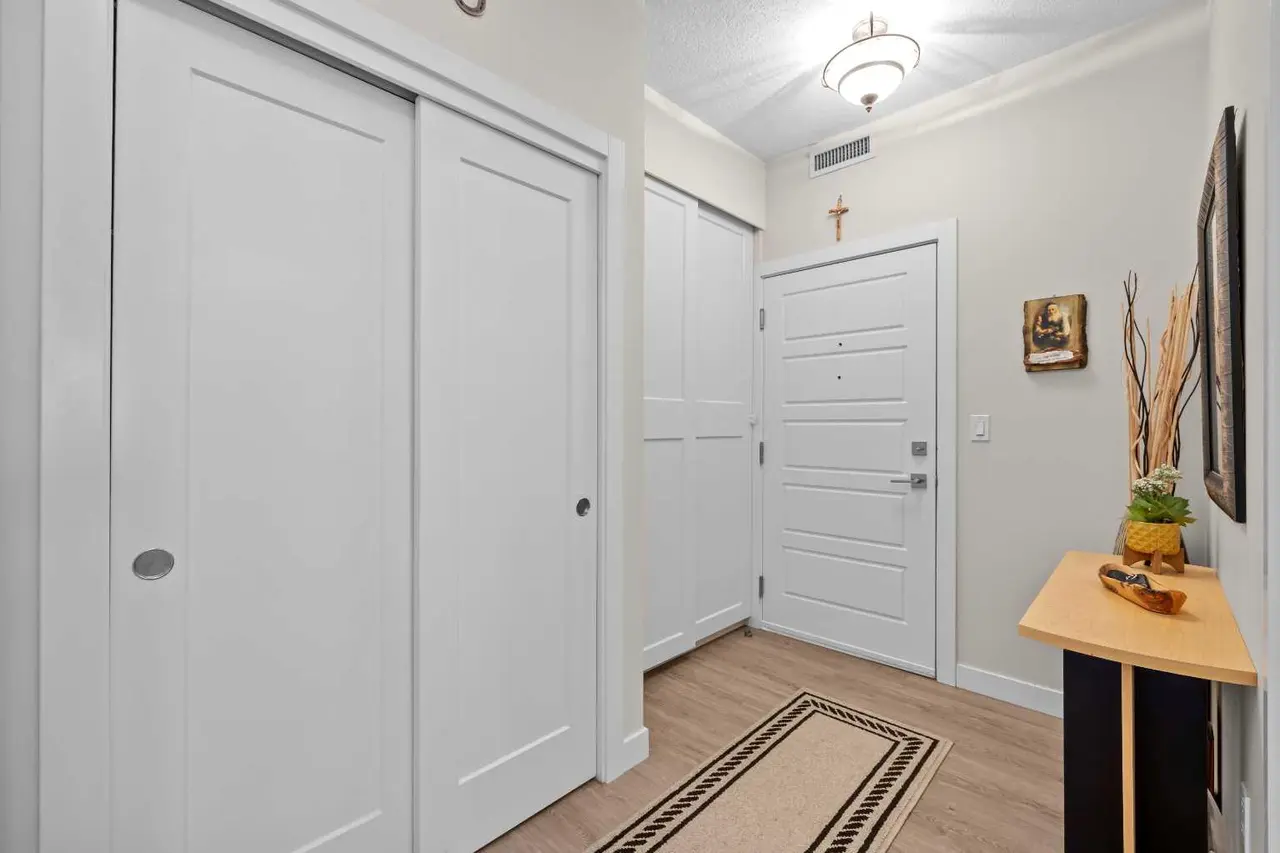 301, 300 Auburn Meadows Manor SE