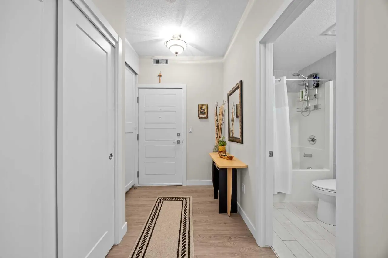 301, 300 Auburn Meadows Manor SE
